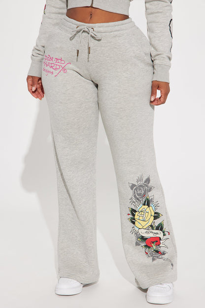 https://cdn.shopify.com/s/files/1/0293/9277/files/03-20-24_S2_45_EHW820023_HeatherGrey_P_KJ_RL_15-36-09_34026_PXF.jpg?v=1711138796