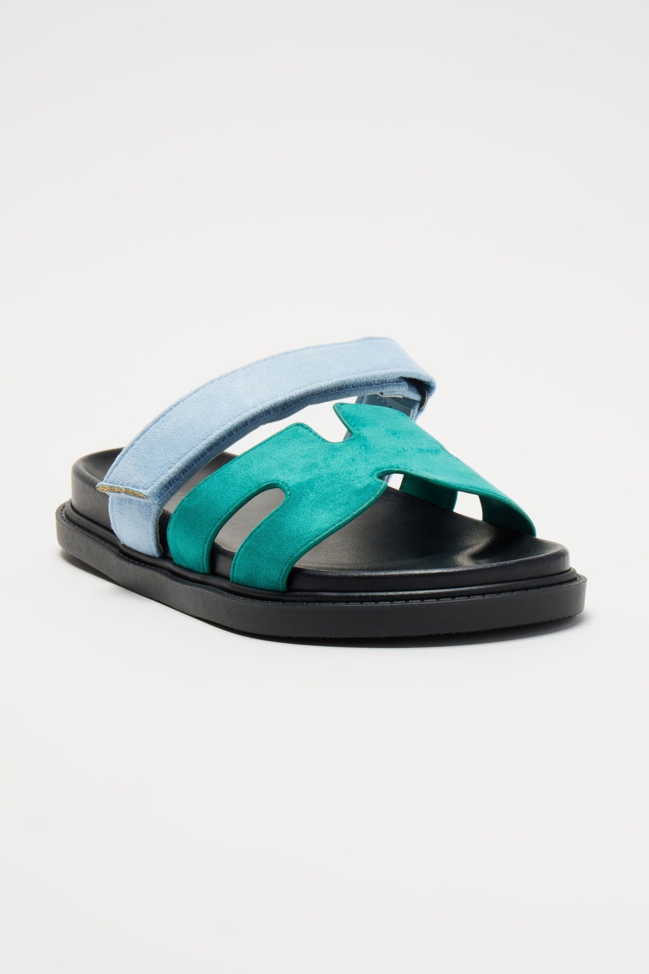 https://cdn.shopify.com/s/files/1/0293/9277/files/04-02-24_S10_26_VALERIEC_Greencombo_CXB_11-11-39_10281_SG_ES.jpg?v=1739909545