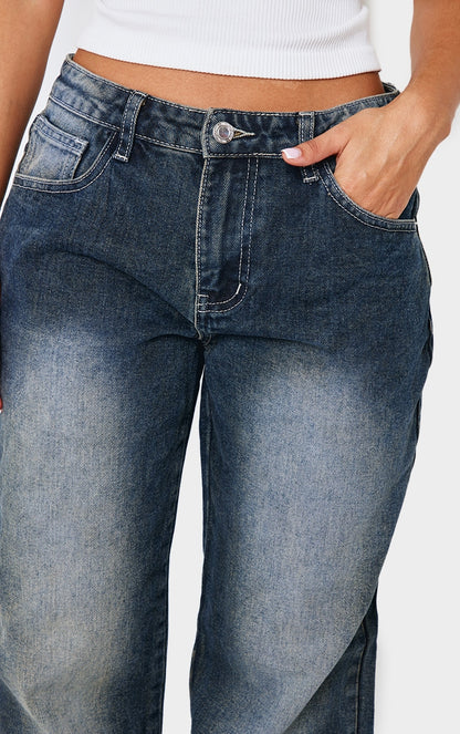 https://cdn-img.prettylittlething.com/0/4/a/a/04aaa86fa861d4d955c7a01264daf503ce2eba2a_CNK7734_4_petite_grey_used_bleach_rigid_low_rise_straight_leg_jeans.jpg