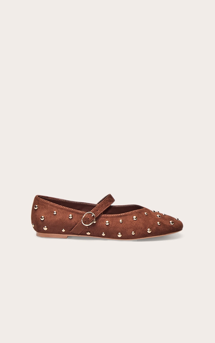 https://cdn-img.prettylittlething.com/0/9/7/c/097cf61a06c03245f9b7240aa5ca355e511b5c25_CNN8738_2_tan_faux_suede_gold_studded_ballet_pump.jpg