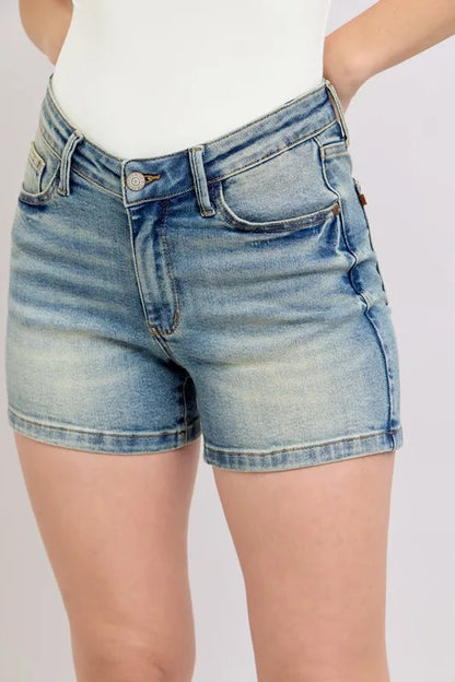 Judy Blue V-Front Vintage Wash Shorts MD / S MD / M MD / L MD / S-MD / M-MD / L-MD / 2XL-MD / 3XL-MD / 1XL-