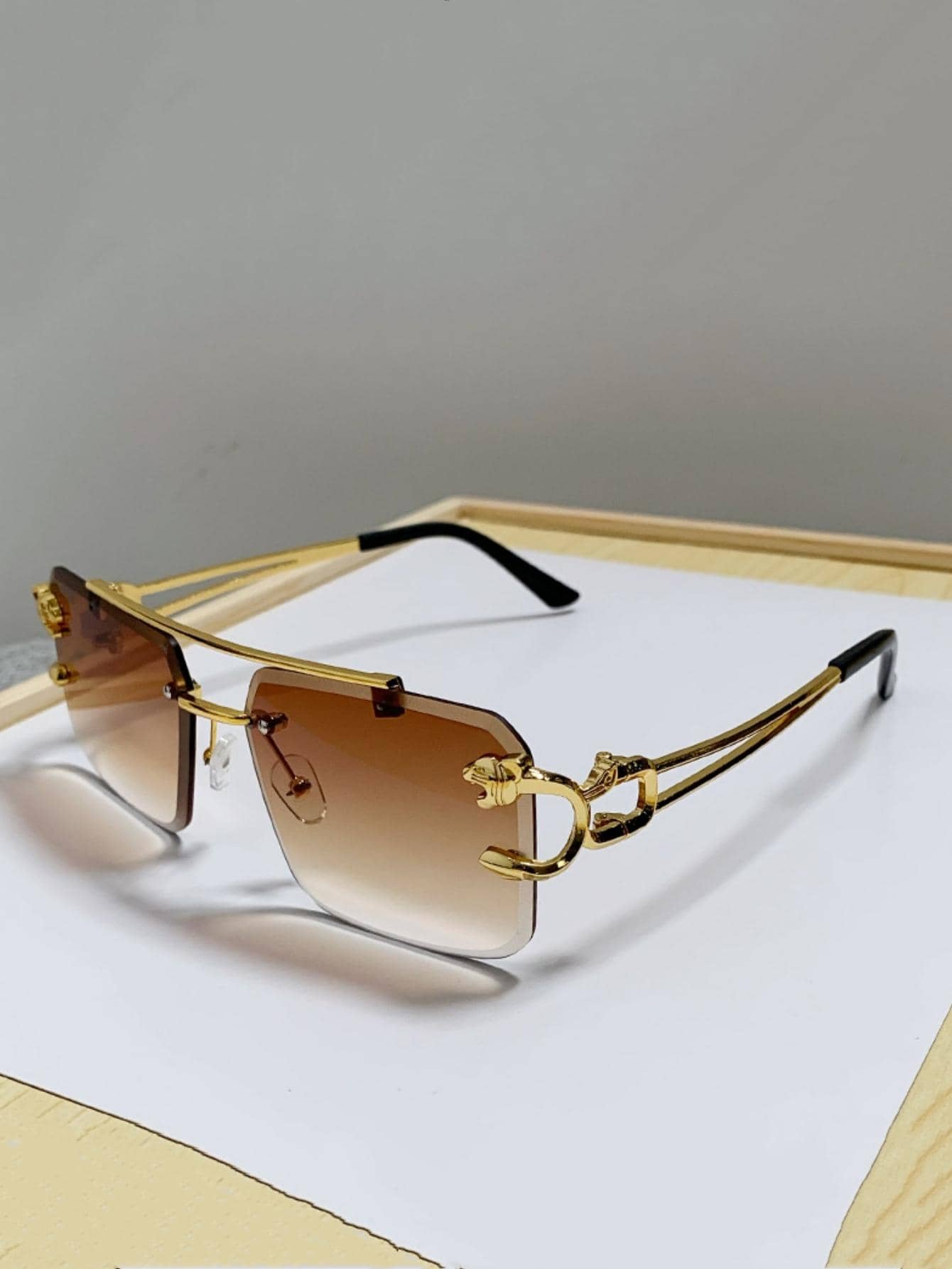 Chic Rimless Fashion Glasses for Men – Stylish Shades for Every Occasion