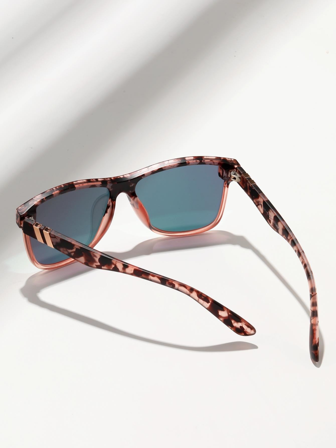 Trendy Pink Oversized Sunglasses with Gradient Reflection – Perfect for Summer Adventures and Festivals