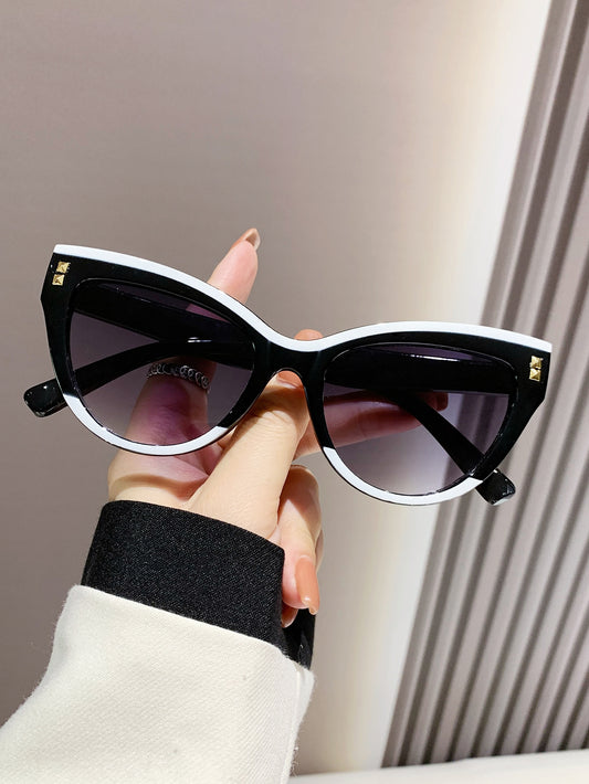 Trendy Cat Eye Sunglasses for Women – Chic Plastic Frames for Beach Vibes!