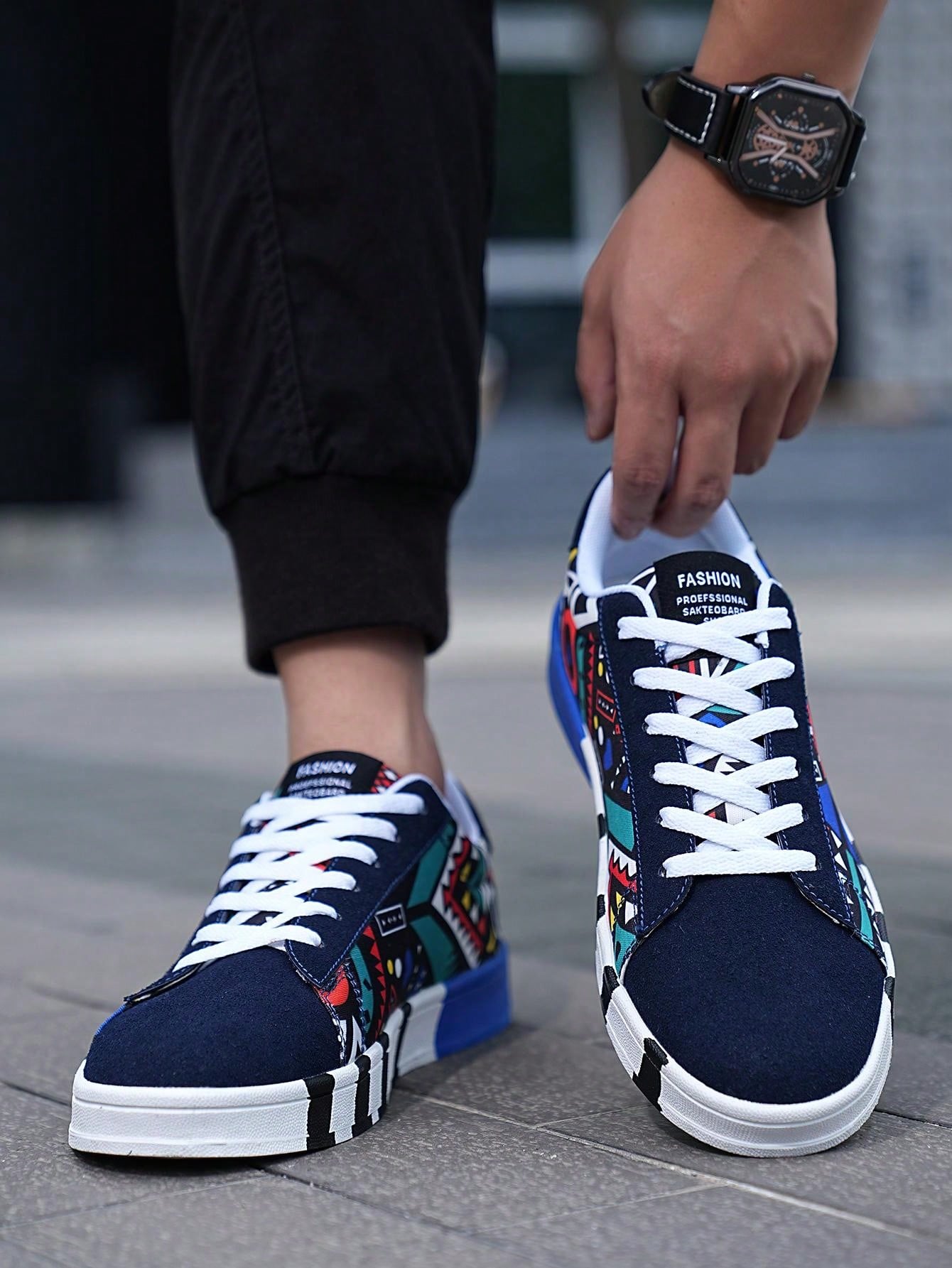 Trendy Men's Geometric Graffiti Canvas Sneakers – Stylish Lace-Up Sports & Skate Shoes