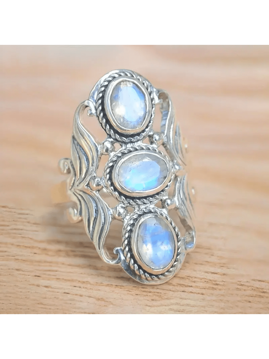 Elegant Boho Egg-Shaped Gemstone Ring - A Silver-Plated Touch of Beauty for Every Occasion