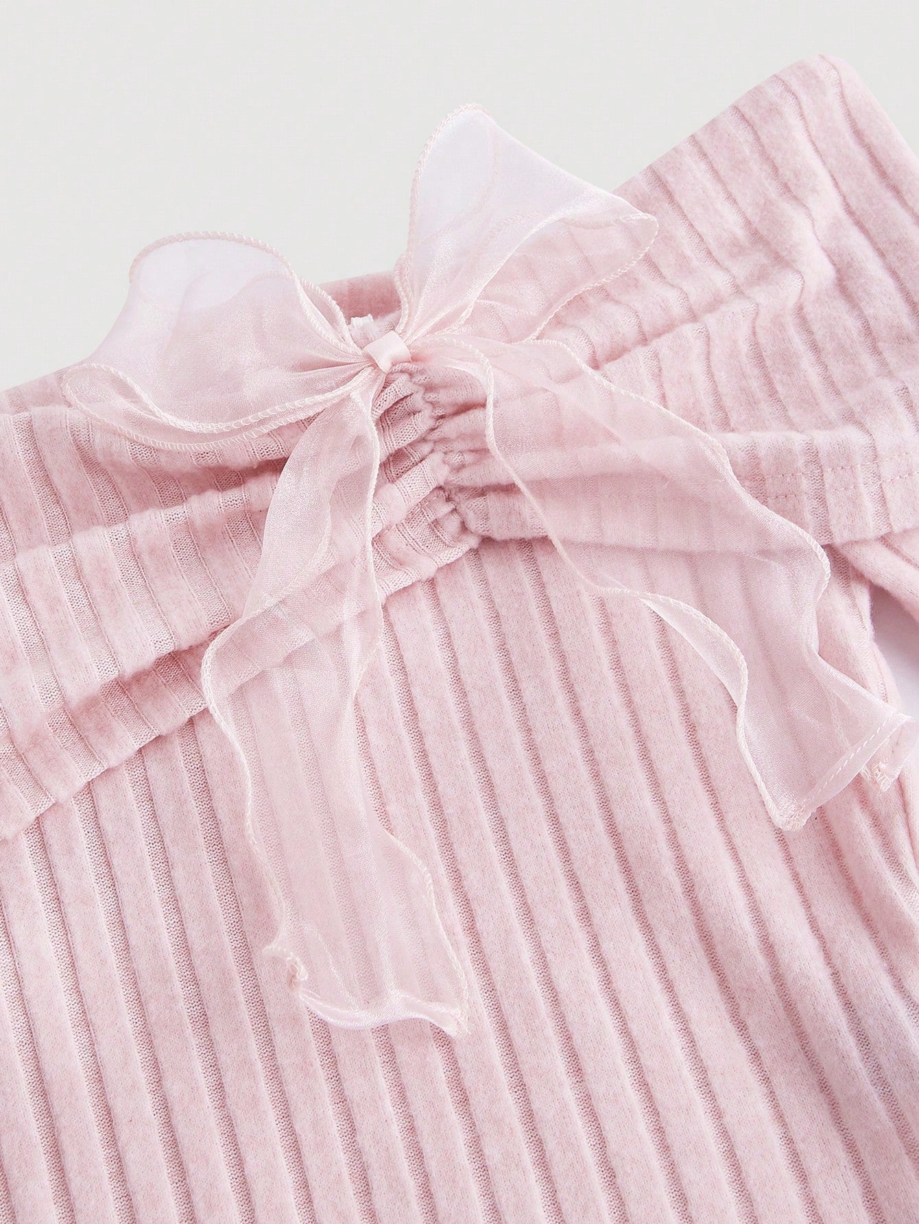 Chic & Sweet: Off-Shoulder Bowknot Long Sleeve Pink Top for Trendy Teens