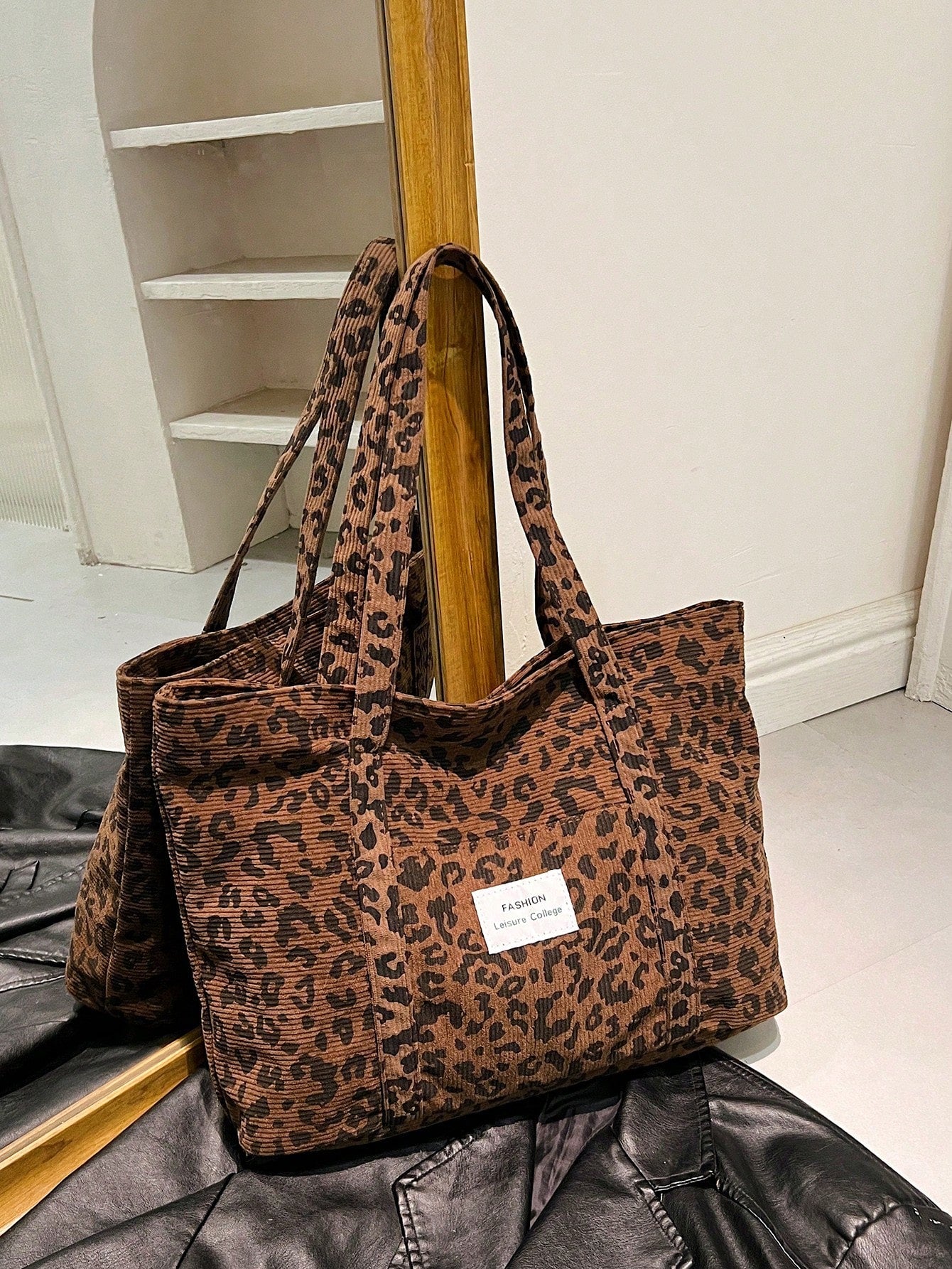 Spacious Corduroy Tote Bag – Perfect for Fall & Winter Adventures! Black / one-size Beige / one-size 