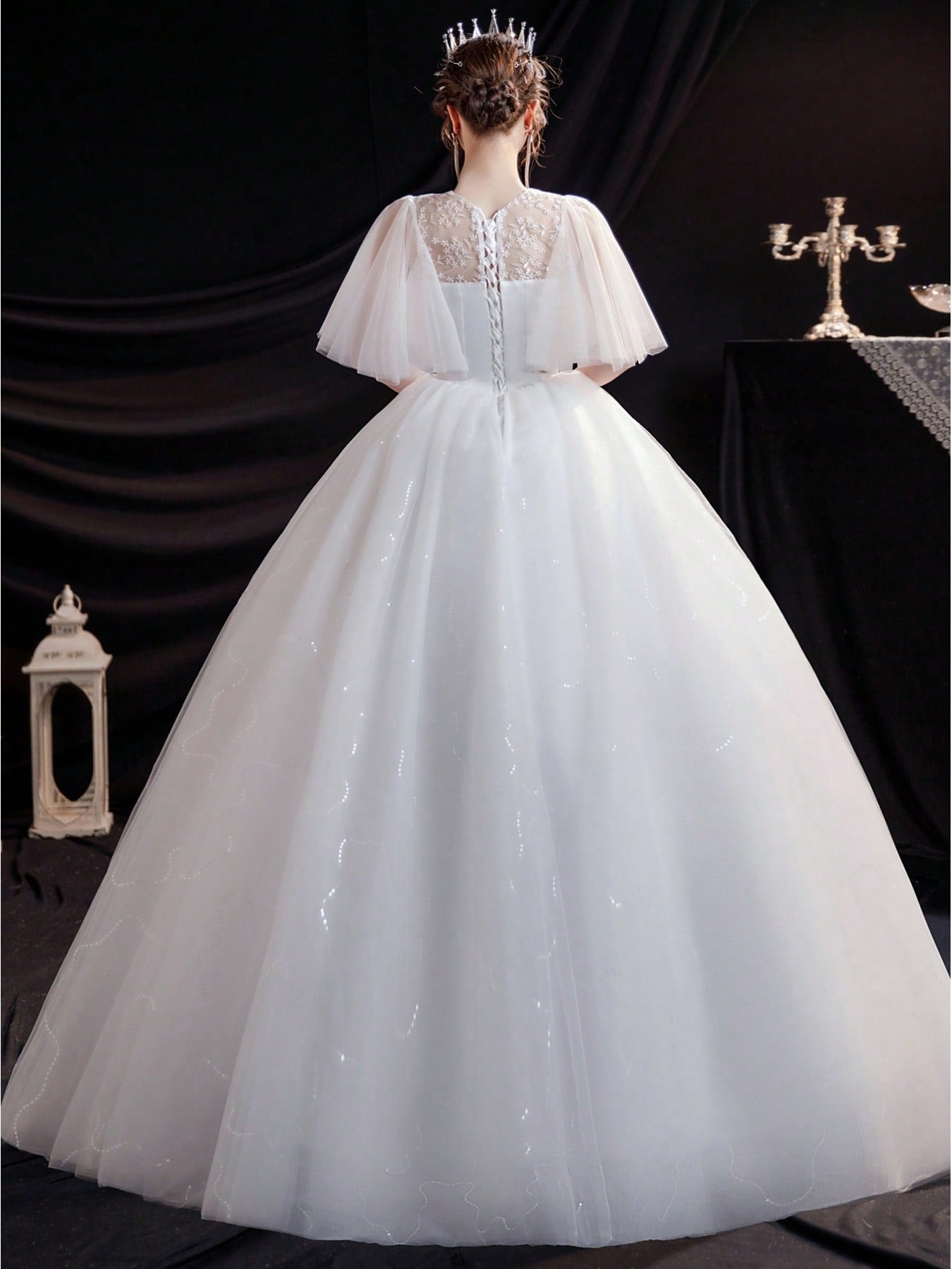 Enchanting Lace Fairy Dream Wedding Dress with Elegant V-Neck & Veil - Ideal for Spring/Summer Celebrations