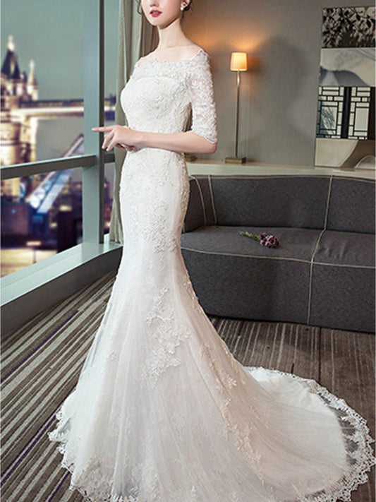 Sleek Elegance: Fishtail Wedding Dress with Long Train – Perfect for the Modern Bride