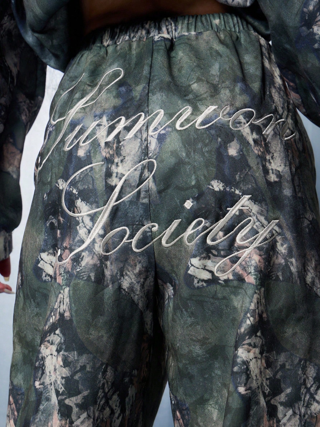 Trendy Women's Camouflage Wide Leg Joggers with Graphic Print and Ribbon Detail XS S M XS-S-M-L-