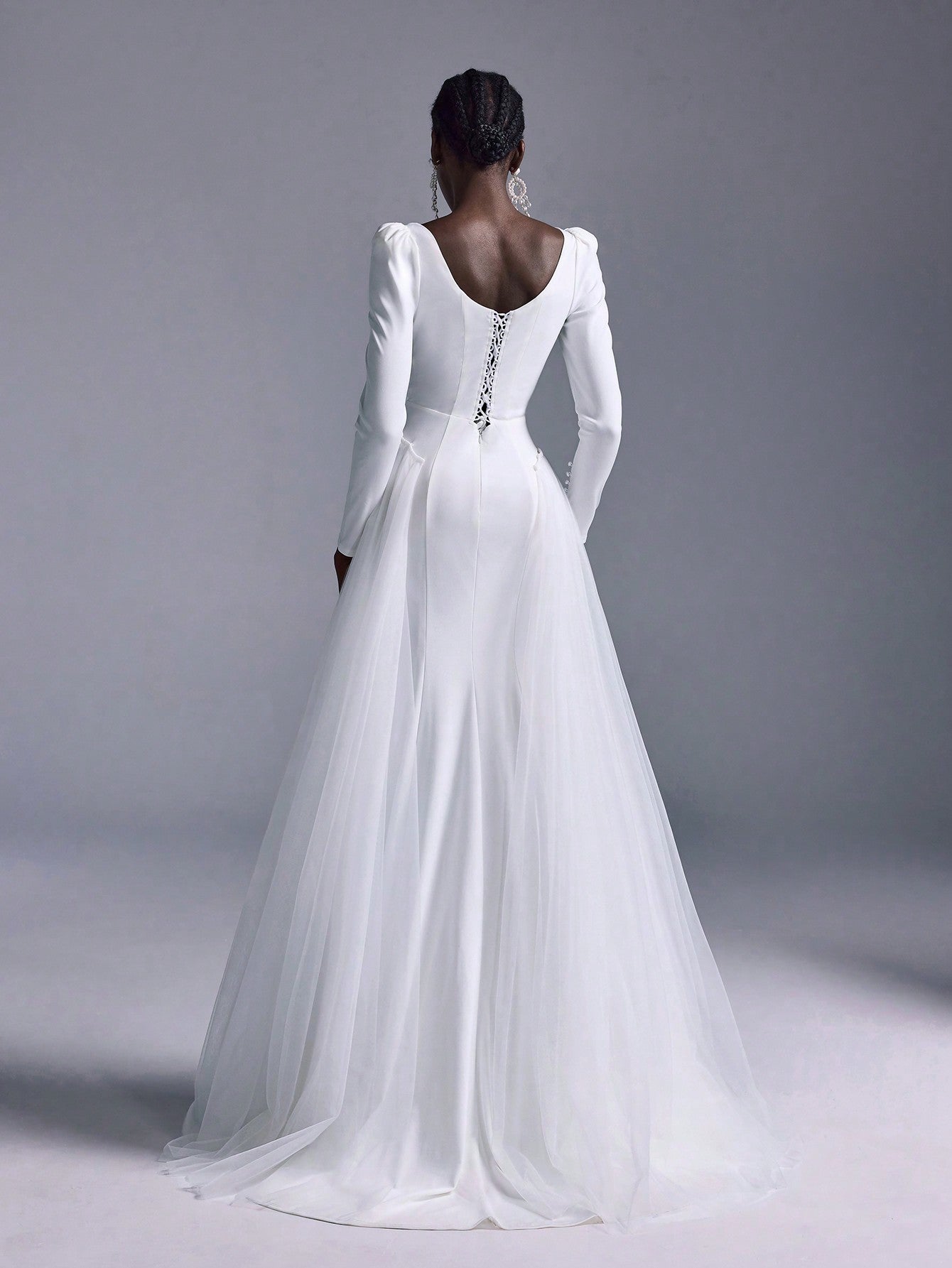 Radiant Elegance: Luxury Satin Mermaid Bridal Gown with Detachable Skirt