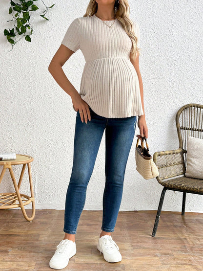 Chic & Comfortable Maternity Short Sleeve Top - Solid Color Round Neck Casual Style