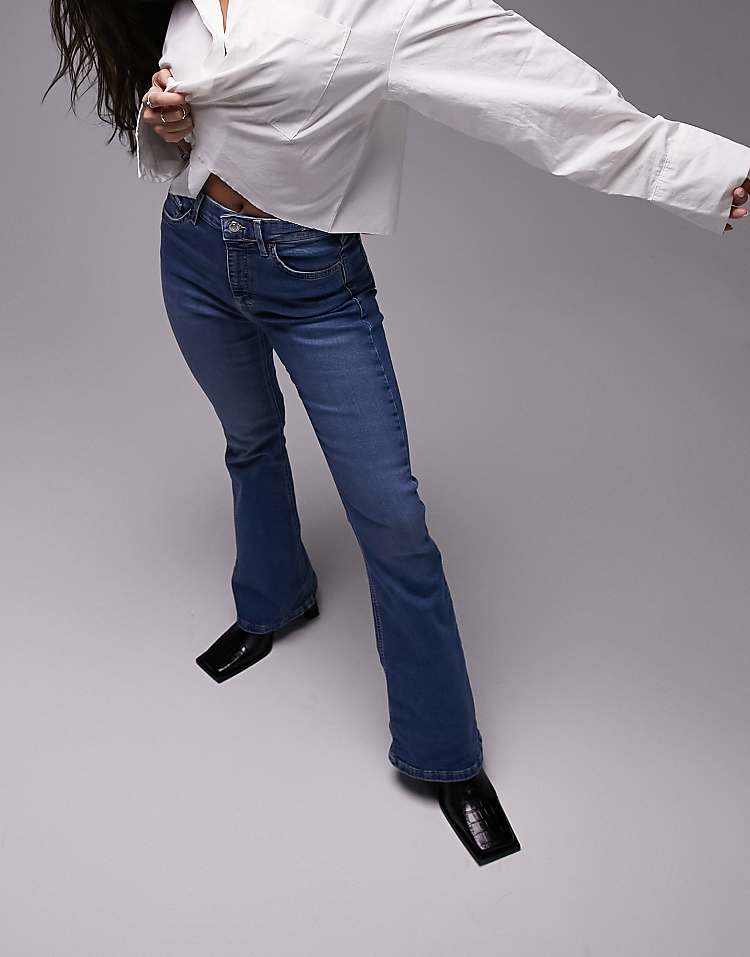 https://images.asos-media.com/products/topshop-hourglass-jamie-flare-high-rise-jeans-in-mid-blue/202355870-1-midblue?$n_750w$&wid=750&fit=constrain