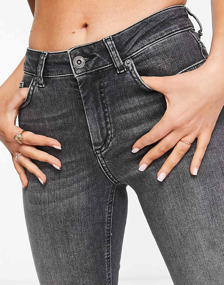 https://images.asos-media.com/products/only-blush-high-waisted-side-split-flared-jeans-in-washed-black/202840491-3?$n_750w$&wid=750&fit=constrain