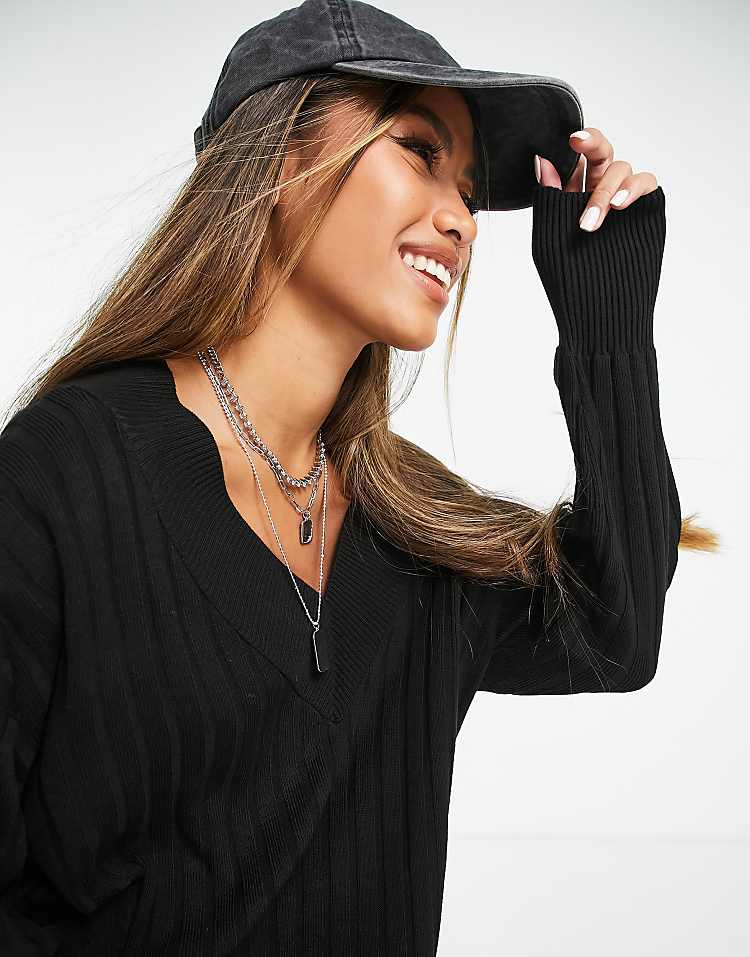 https://images.asos-media.com/products/only-knitted-v-neck-midaxi-dress-in-black/202841191-2?$n_750w$&wid=750&fit=constrain