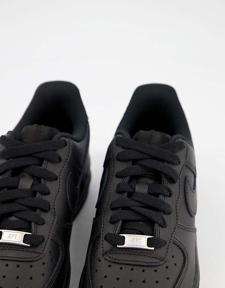 https://images.asos-media.com/products/nike-air-force-1-07-sneakers-in-triple-black/202874052-3?$n_750w$&wid=750&fit=constrain