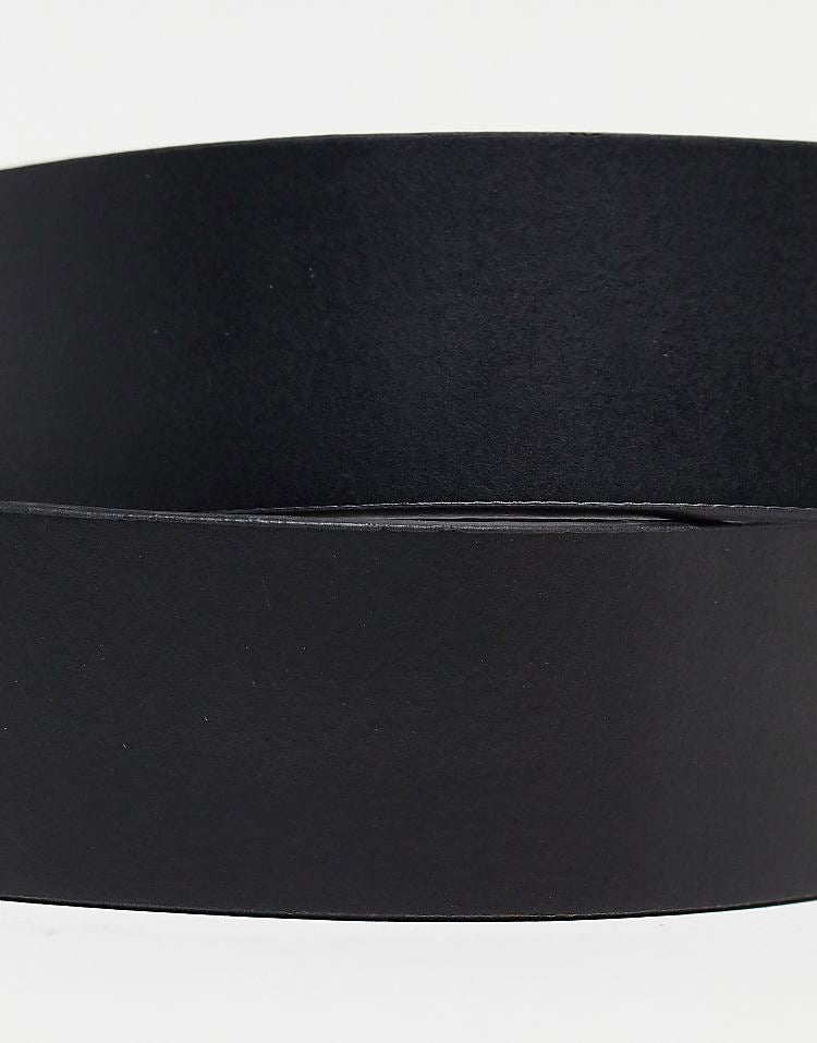 https://images.asos-media.com/products/asos-design-smart-leather-belt-with-gold-buckle-in-black/203859547-3?$n_750w$&wid=750&fit=constrain