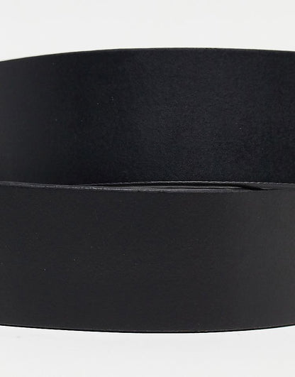 https://images.asos-media.com/products/asos-design-smart-leather-belt-with-gold-buckle-in-black/203859547-3?$n_750w$&wid=750&fit=constrain