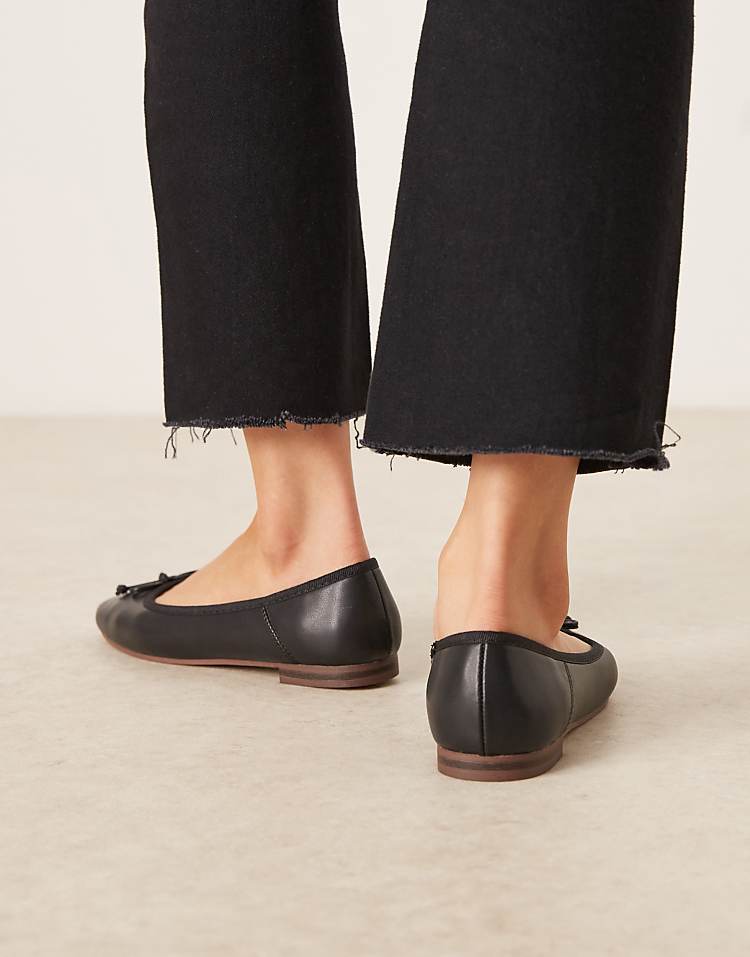 https://images.asos-media.com/products/asos-design-lullaby-bow-ballet-flat-in-black/204673864-2?$n_750w$&wid=750&fit=constrain