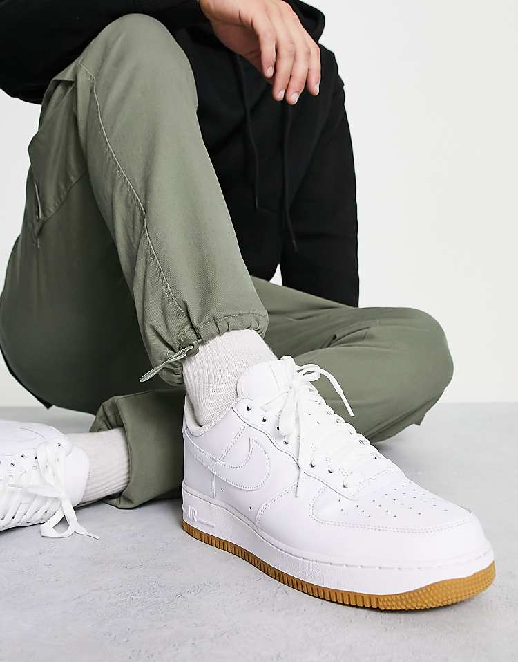 https://images.asos-media.com/products/nike-air-force-1-07-sneakers-in-white-with-gum-sole/204928160-1-white?$n_750w$&wid=750&fit=constrain