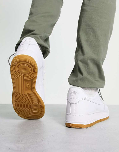 https://images.asos-media.com/products/nike-air-force-1-07-sneakers-in-white-with-gum-sole/204928160-2?$n_750w$&wid=750&fit=constrain