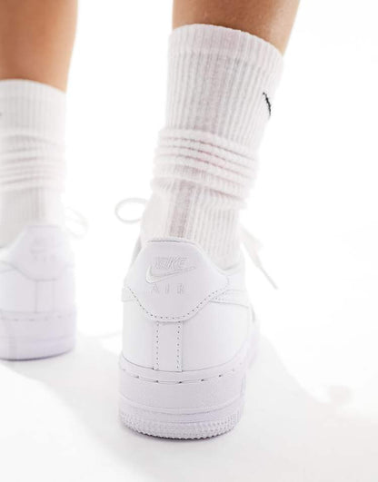 https://images.asos-media.com/products/nike-air-force-1-07-sneakers-in-triple-white/204929509-3?$n_750w$&wid=750&fit=constrain