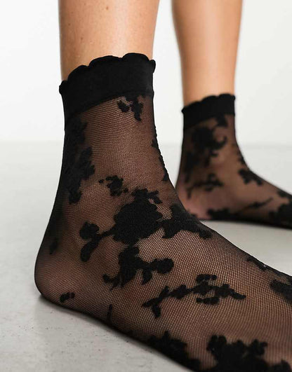 https://images.asos-media.com/products/asos-design-black-lace-sock/205316558-2?$n_750w$&wid=750&fit=constrain