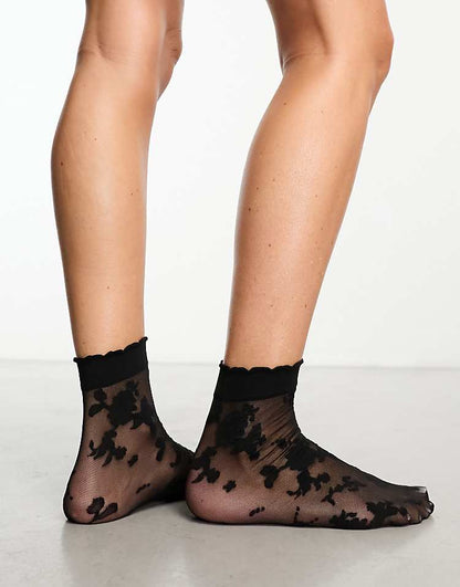https://images.asos-media.com/products/asos-design-black-lace-sock/205316558-3?$n_750w$&wid=750&fit=constrain