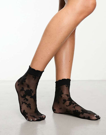 https://images.asos-media.com/products/asos-design-black-lace-sock/205316558-4?$n_750w$&wid=750&fit=constrain