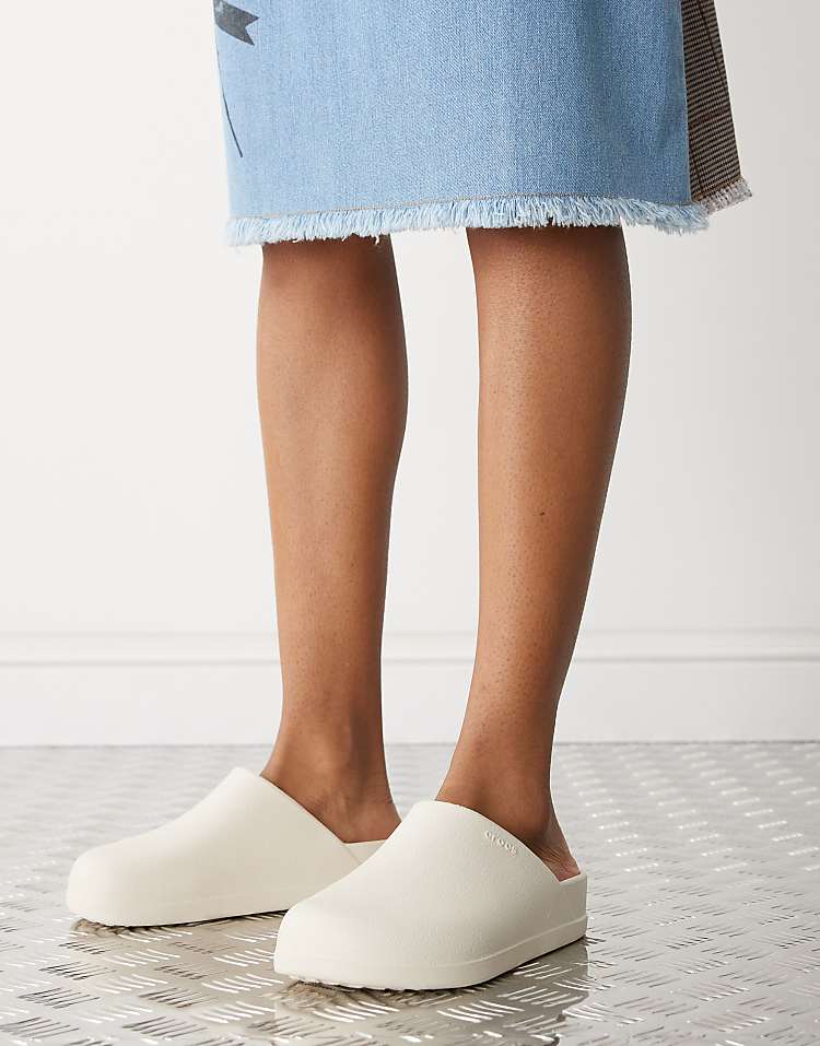 https://images.asos-media.com/products/crocs-unisex-dylan-clogs-in-stucco-beige/205339351-1-beige?$n_750w$&wid=750&fit=constrain