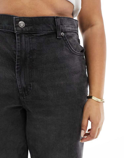 https://images.asos-media.com/products/asos-design-curve-comfort-stretch-straight-leg-jeans-in-washed-black/205480717-3?$n_750w$&wid=750&fit=constrain