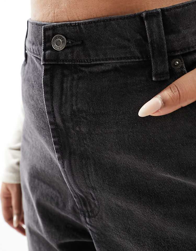 https://images.asos-media.com/products/asos-design-curve-comfort-stretch-straight-leg-jeans-in-washed-black/205480717-5?$n_750w$&wid=750&fit=constrain