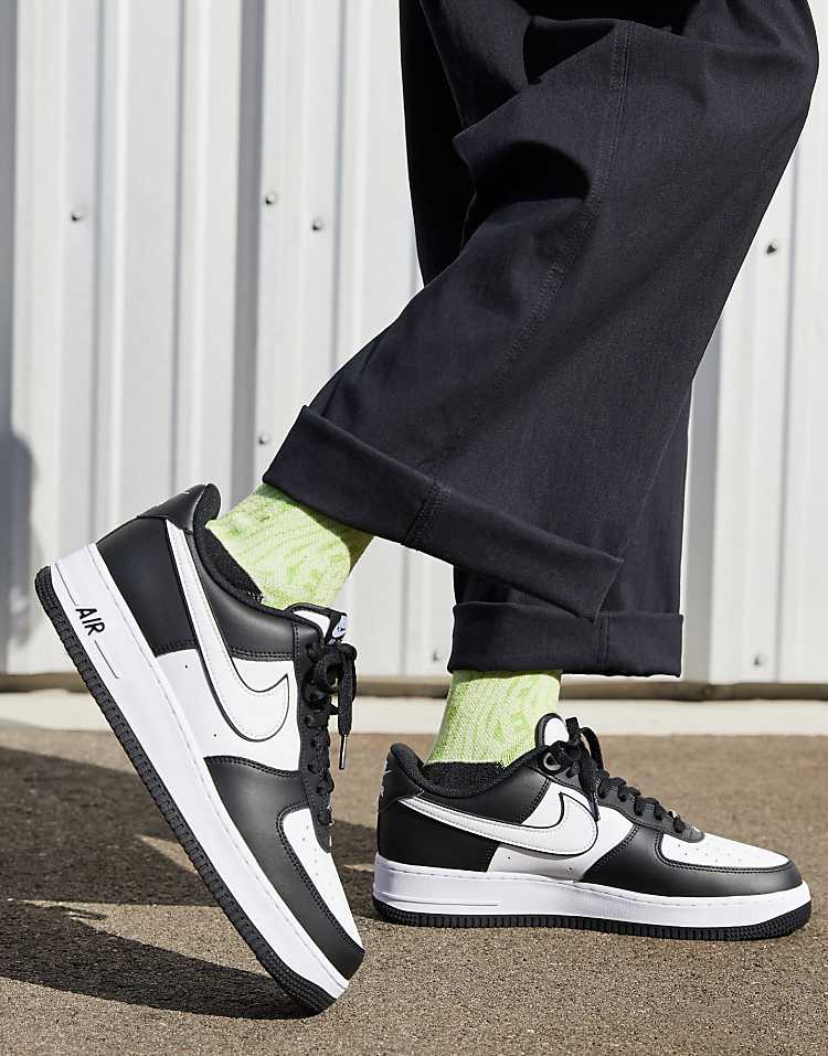 https://images.asos-media.com/products/nike-air-force-107-sneakers-in-black-and-white/205538969-2?$n_750w$&wid=750&fit=constrain