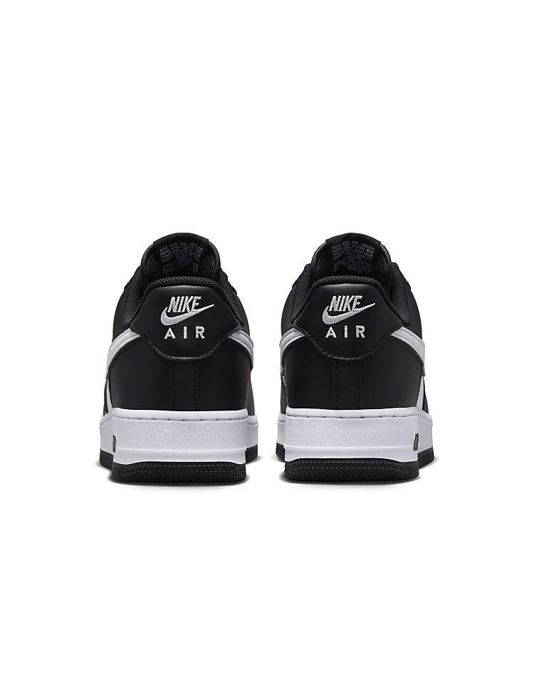 https://images.asos-media.com/products/nike-air-force-107-sneakers-in-black-and-white/205538969-4?$n_750w$&wid=750&fit=constrain