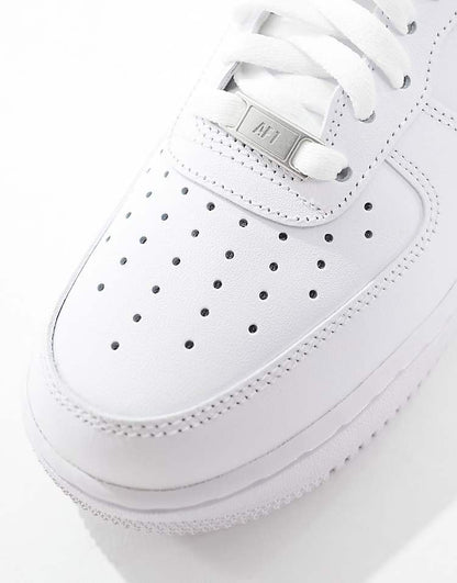 https://images.asos-media.com/products/nike-air-force-1-07-sneakers-in-triple-white/205539077-4?$n_750w$&wid=750&fit=constrain