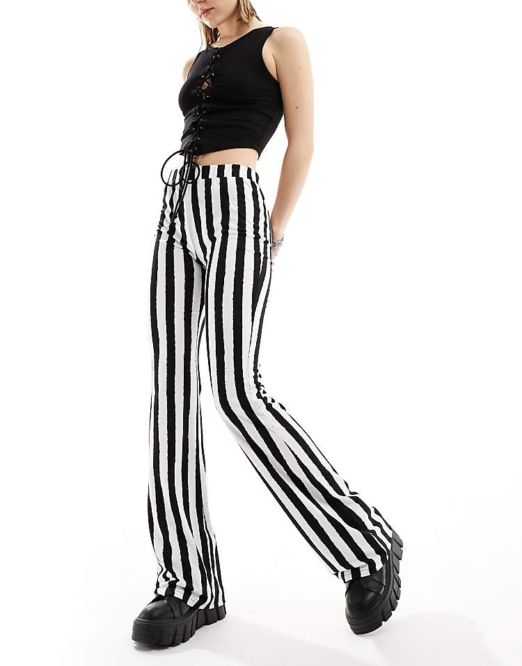 https://images.asos-media.com/products/noisy-may-jersey-flare-pants-in-stripe/205692641-1-blackwhitedisorted?$n_750w$&wid=750&fit=constrain