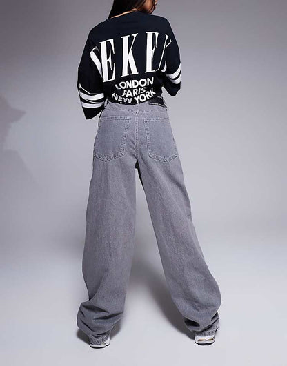 https://images.asos-media.com/products/weekend-collective-baggy-barrel-fit-jeans-in-washed-grey/205727636-2?$n_750w$&wid=750&fit=constrain