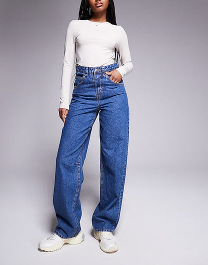https://images.asos-media.com/products/weekend-collective-baggy-barrel-fit-jeans-in-mid-blue-wash/205736729-1-midbluewash?$n_750w$&wid=750&fit=constrain