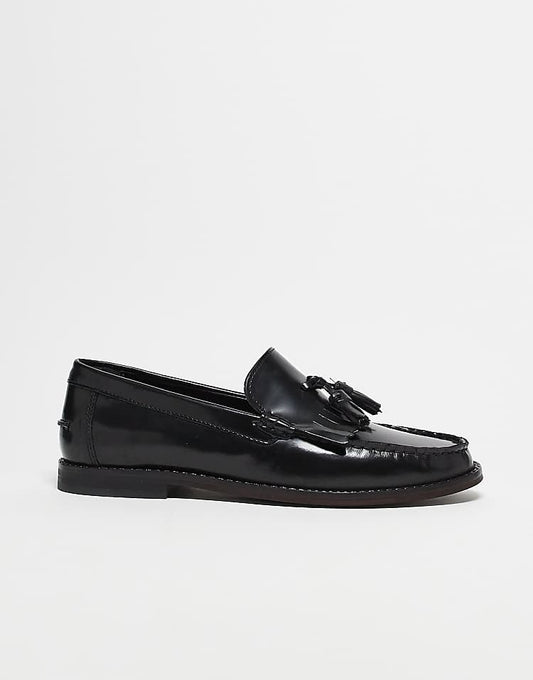 https://images.asos-media.com/products/asos-design-loafers-with-fringe-detail-in-polished-black-leather/205798355-1-black?$n_750w$&wid=750&fit=constrain