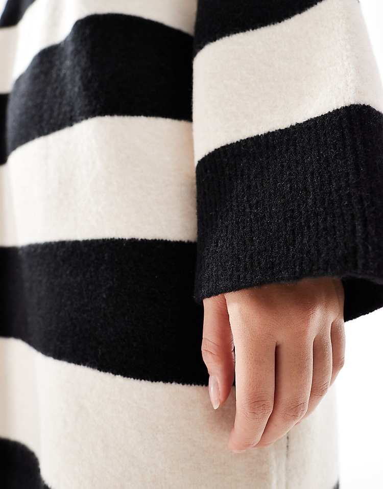 https://images.asos-media.com/products/asos-design-crew-neck-mini-dress-with-wide-cuff-in-mono-stripe/205992590-2?$n_750w$&wid=750&fit=constrain