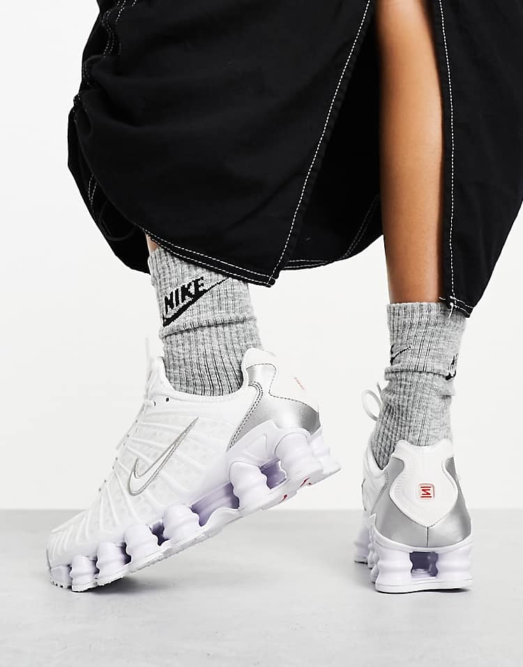 https://images.asos-media.com/products/nike-shox-tl-sneakers-in-white/206101946-2?$n_750w$&wid=750&fit=constrain