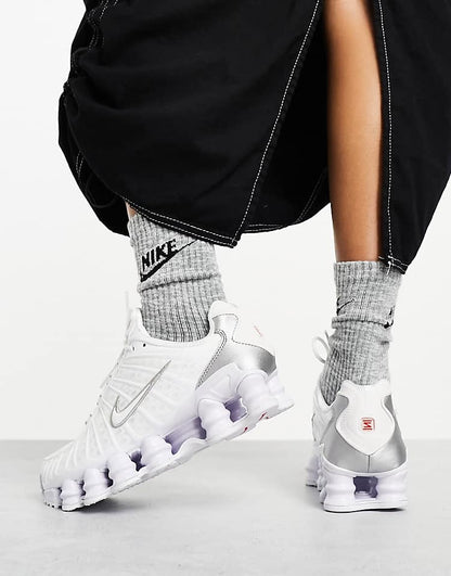 https://images.asos-media.com/products/nike-shox-tl-sneakers-in-white/206101946-2?$n_750w$&wid=750&fit=constrain
