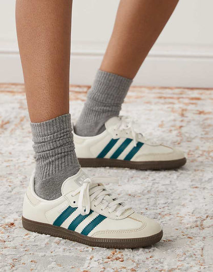 https://images.asos-media.com/products/adidas-originals-samba-og-sneakers-in-white-and-green/206247465-1-white?$n_750w$&wid=750&fit=constrain