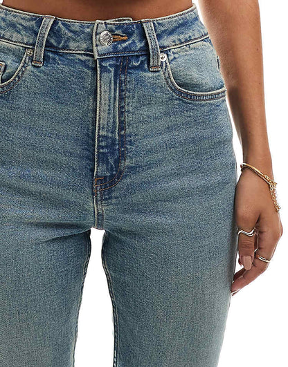 https://images.asos-media.com/products/miss-selfridge-heart-pocket-flare-jeans-in-dirty-wash/206345803-5?$n_750w$&wid=750&fit=constrain