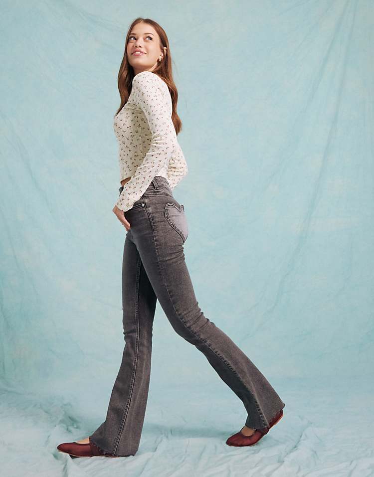 https://images.asos-media.com/products/miss-selfridge-heart-pocket-flare-jean-in-light-black-wash/206351181-2?$n_750w$&wid=750&fit=constrain