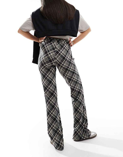 https://images.asos-media.com/products/noisy-may-flared-pants-in-black-plaid/206531672-4?$n_750w$&wid=750&fit=constrain