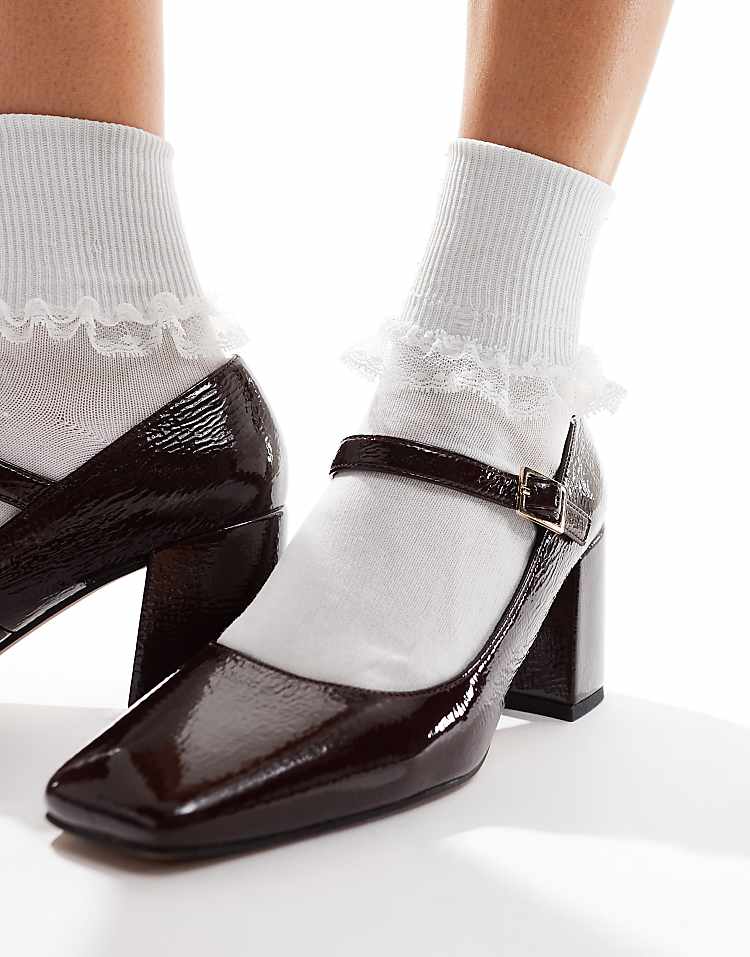 https://images.asos-media.com/products/asos-design-selene-mary-jane-mid-block-heeled-shoes-in-burgundy/206535172-4?$n_750w$&wid=750&fit=constrain
