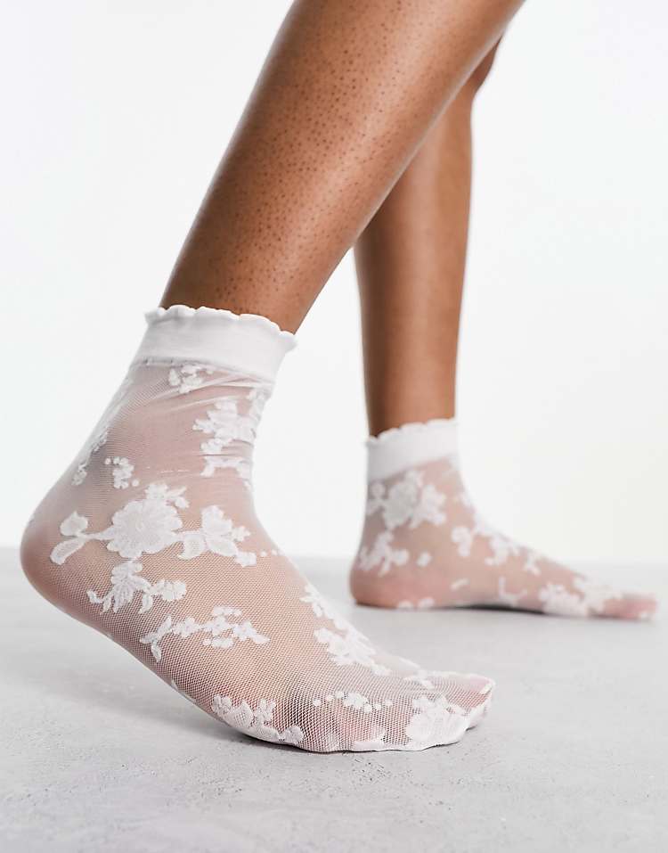 https://images.asos-media.com/products/asos-design-white-lace-socks/206580254-1-white?$n_750w$&wid=750&fit=constrain