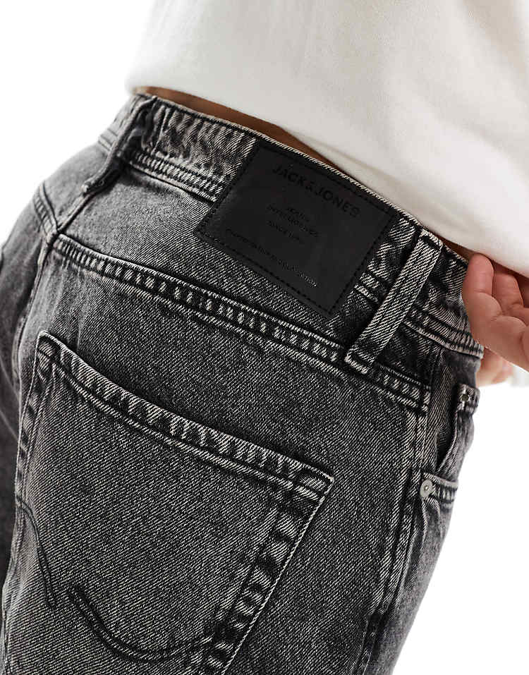 https://images.asos-media.com/products/jack-jones-chris-straight-leg-jeans-in-washed-gray/206825929-4?$n_750w$&wid=750&fit=constrain